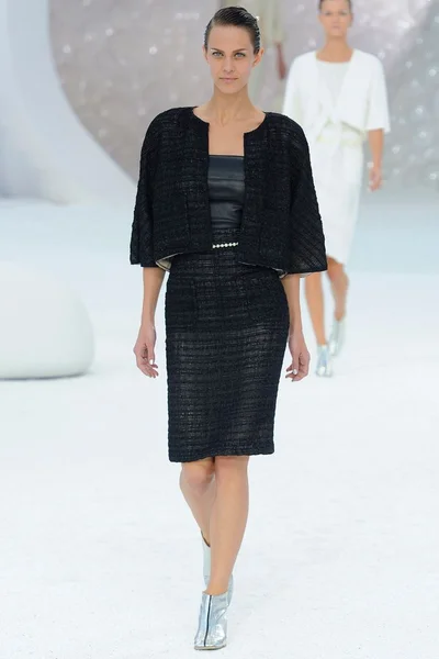 Look 3